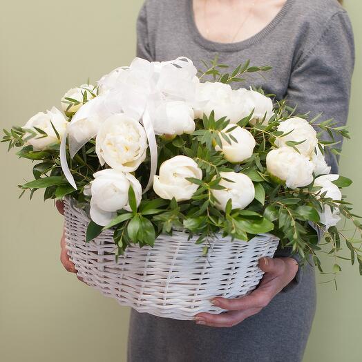 Корзина с цветами Роше