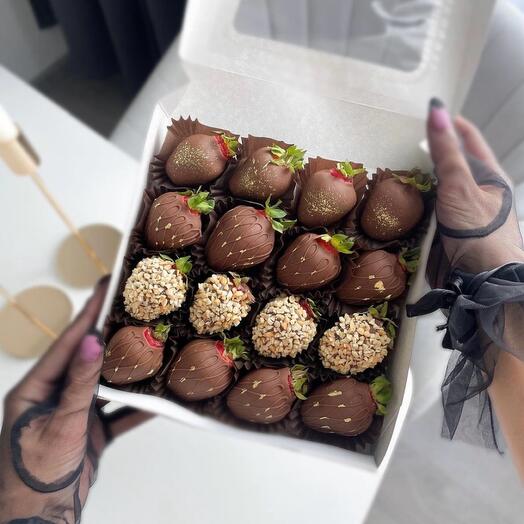 Клубника в шоколаде , 16 шт