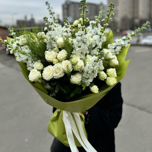 Букет в бело-зеленых тонах