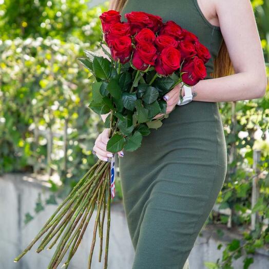 Розы   Red Naomi   красные 15 шт, 80 см