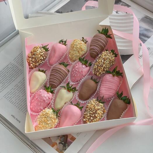 Клубника в шоколаде 16 шт, набор 1