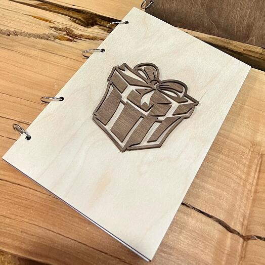 Блокнот с деревянной обложкой А5 «Подарок»