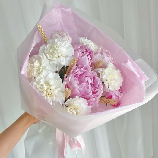 Букет из 5 пионов и диантов с колосками