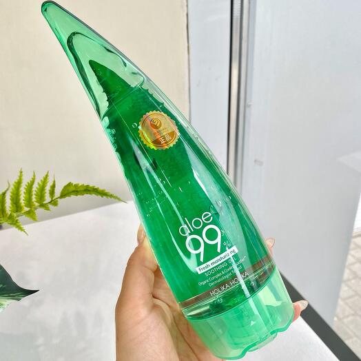 Moisturizing multifunctional gel for face and body skin