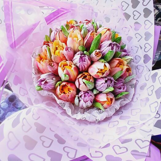 Ramo de tulipanes malvaviscos