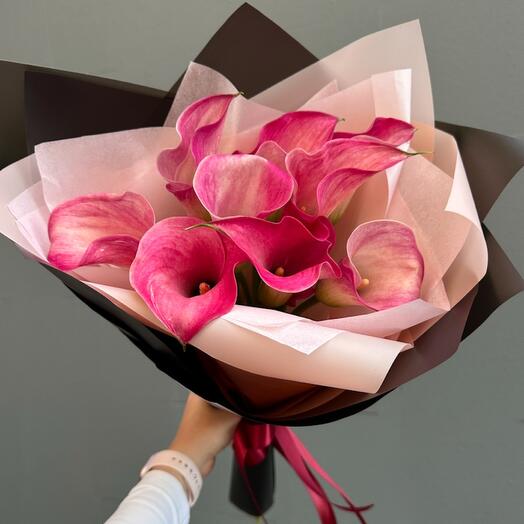 Розовые каллы Luxury Flowers