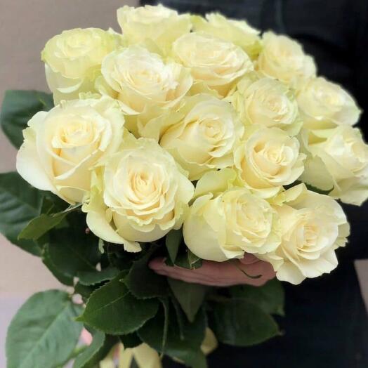 Bouquet of 15 white Mondial roses