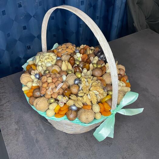 Корзина с орехами/ орехи/ мужской подарок