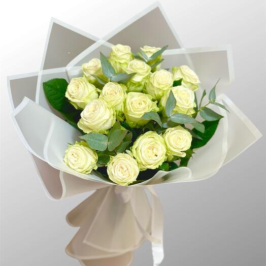 Delicate bouquet of white roses