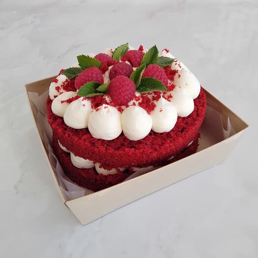 Pastel de Bento terciopelo rojo con bayas de mermelada de frambuesa