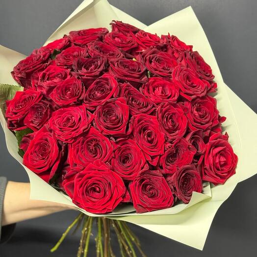 Букет из 35 красных роз