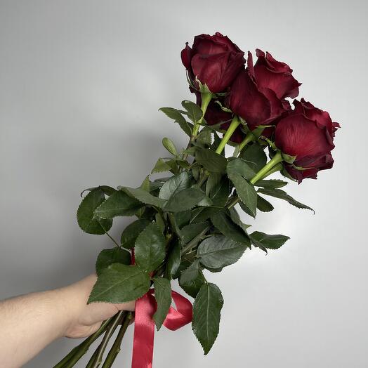 Bouquet of single-headed roses