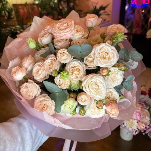 Bouquet di rose spray con eustoma