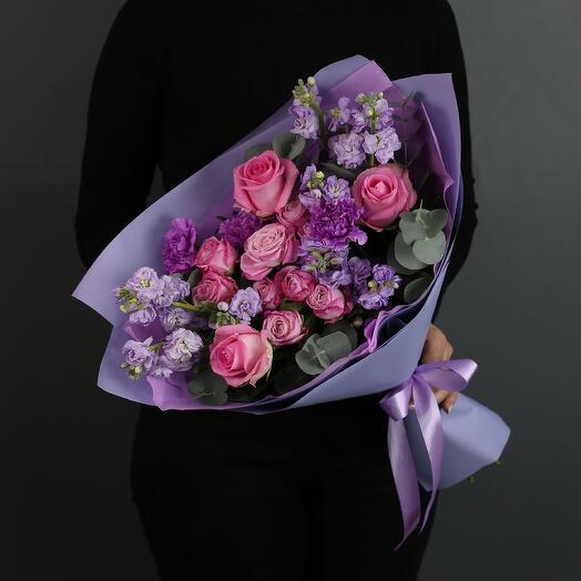 Bouquet of roses, mattiola and carnations "Lilac mist"