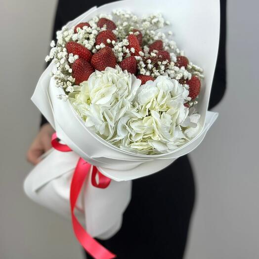 Клубничная гортензия