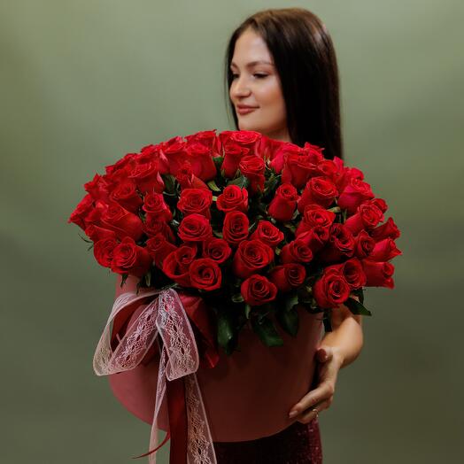 101 роза в коробке