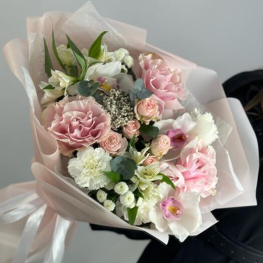 Букет с французскими розами, альстромерией и орхидеями 🌸 Ньютон