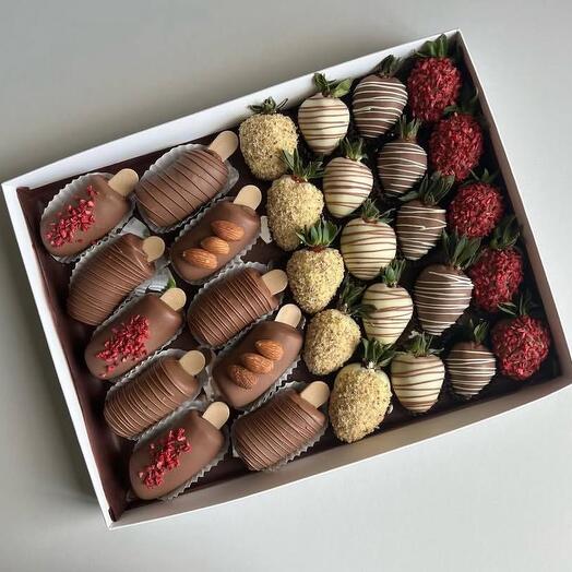 Комбо (Клубника в шоколаде 20 шт + бананы в шоколаде 10 шт)
