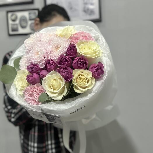 Сборный Букет с пионовидными розами 💕