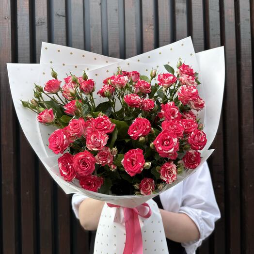 Bouquet of bush roses "fire works"