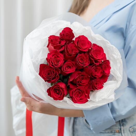 Букет из 15 красных роз Кения 40 см Сибирис