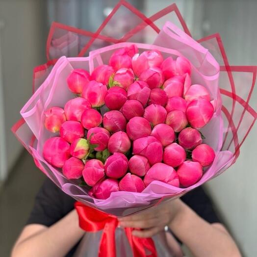 Букет из коралловых пионов