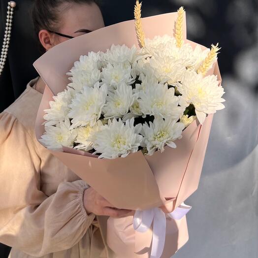 Букет из белых хризантем - изящество природы