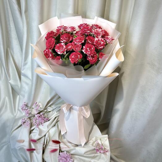 Букет из 5 кустовых роз Фаервок