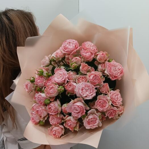 Букет из 13 пионовидных кустовых роз