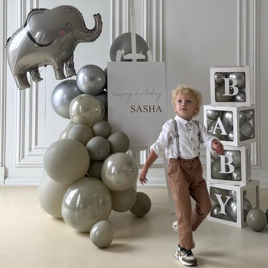 Фотозона со слоником для мальчика на день рождения