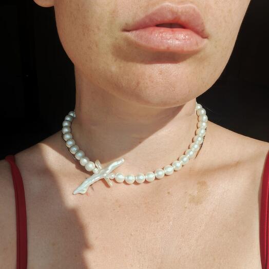 Колье из хлопкового жемчуга с крестом