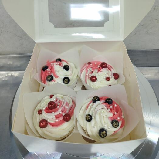 Капкейки малина черника