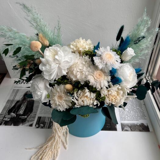 Цветы в коробке на День учителя