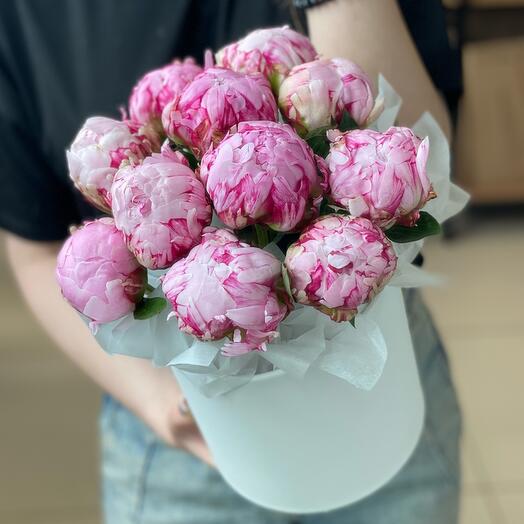 Зефирная коробочка с розовыми пионами