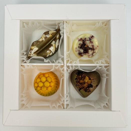 Набор из шоколадных конфет ручной работы (бельгийский шоколад ,4шт)