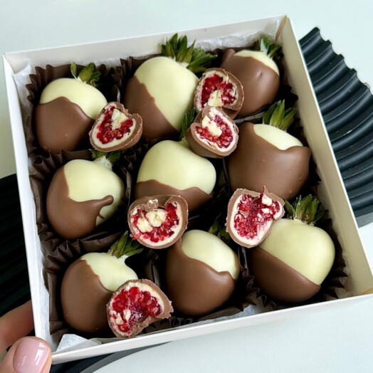 Клубника и малина в шоколаде «Berry Cloud Box»