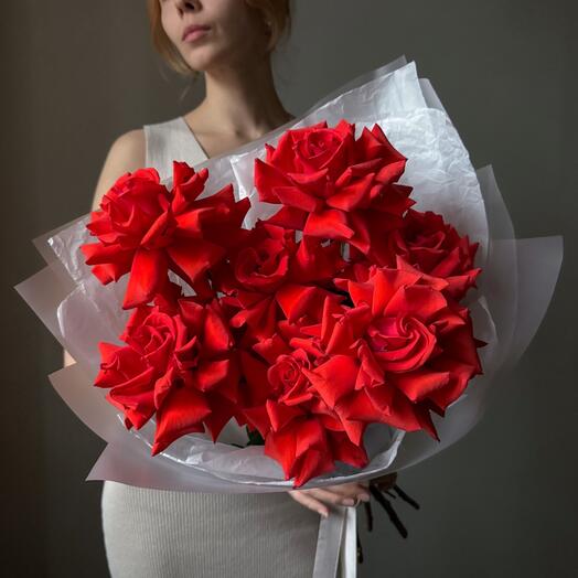 ❣️️️ Букет для любимой из красных французских роз в стильной упаковке