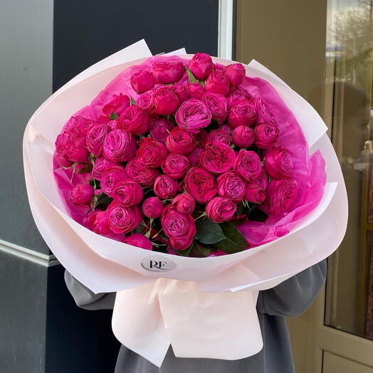 Букет из кустовых роз