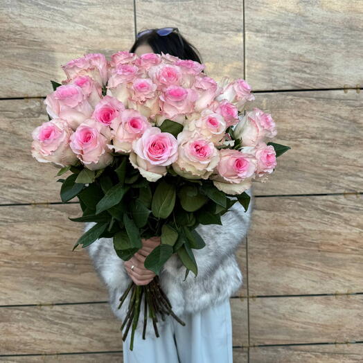 Моно букет из 25 роз