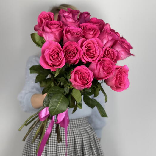 Букет из 21 премиальных ярко - розовых роз 60см. с запахом (26)