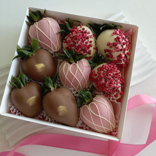 Клубника в шоколаде " Трио