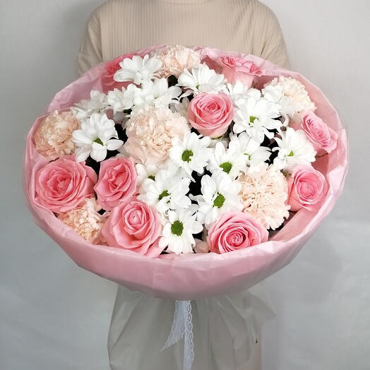 💕Нежный букет из белых кустовых хризантем, роз и диантусов