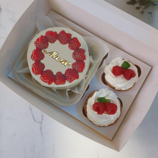 Набор бенто торт + 2 капкейка Маме с мармеладными малинками