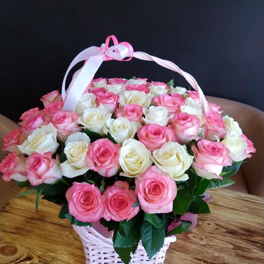 Корзина из 51 розы