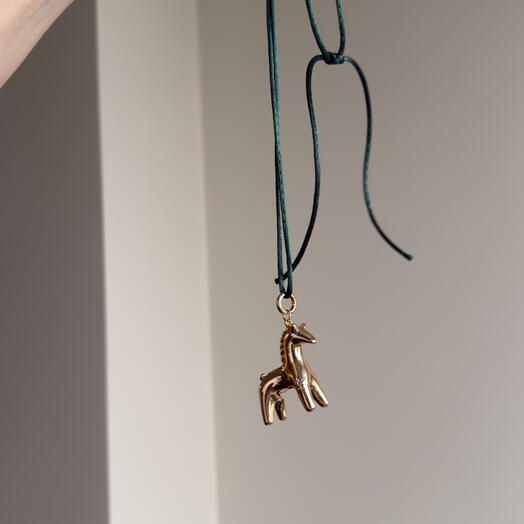 Лошадка на шнурке