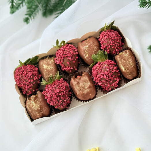Клубника 5 шт, финики 5 шт в шоколаде с начинками