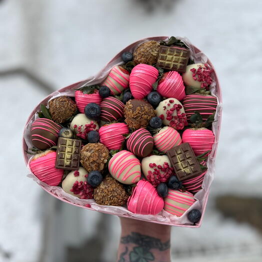 Клубника в шоколаде сердце 25