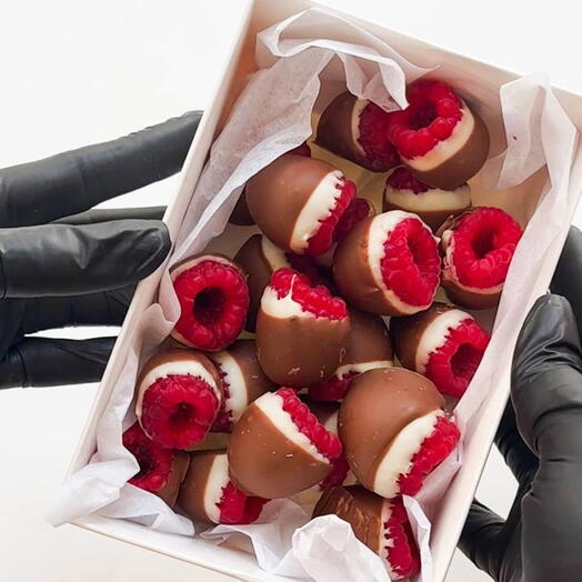 Малина в шоколаде