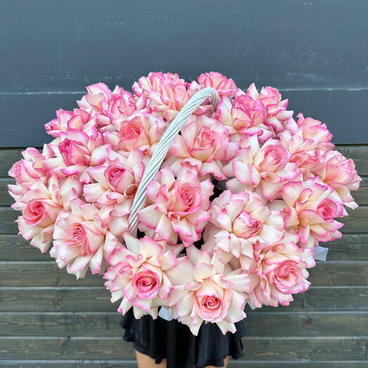 Basket of Ecuadorian pink roses