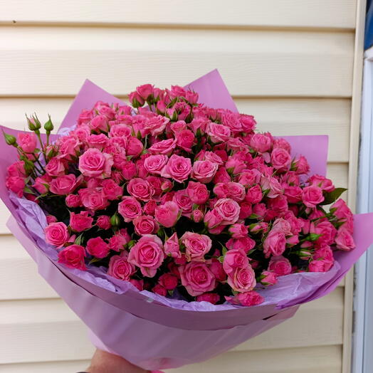 Bouquet of bush roses